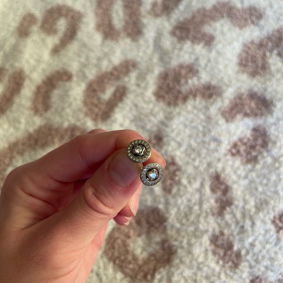 Pandora Vintage Circle Stud Earrings - Picture 4 of 4